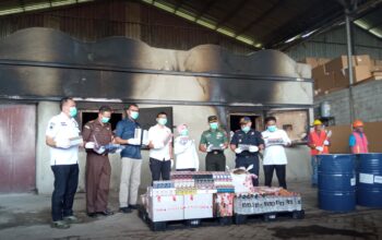 Pemkab Malang dan Bea Cukai musnahkan 3,5 juta batang rokok ilegal dan 264,9 liter minuman keras tanpa izin. Penindakan ini hasil operasi akhir 2024 hingga April 2025 dengan potensi kerugian negara Rp2,7 miliar.