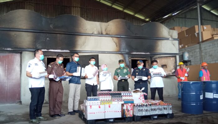 Pemkab Malang dan Bea Cukai Musnahkan 3,5 Juta Rokok Ilegal dan Ratusan Liter Miras