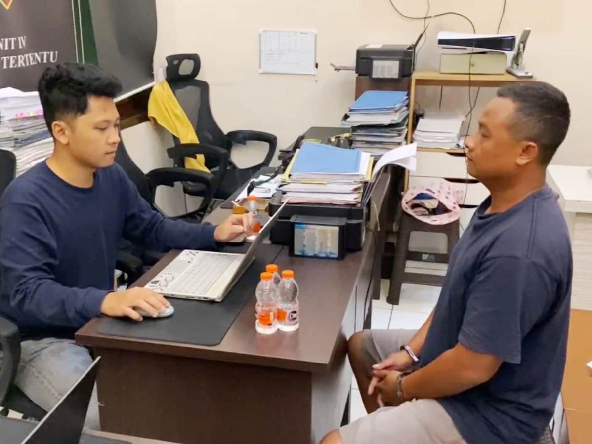 Seorang pria asal Dusun Princi, Desa Gadingkulon, Kecamatan Dau, Kabupaten Malang, berinisial DC (47), ditangkap jajaran Satreskrim Polres Batu atas dugaan tindak pidana penipuan bermodus membeli buah jeruk dari petani tanpa melakukan pembayaran.