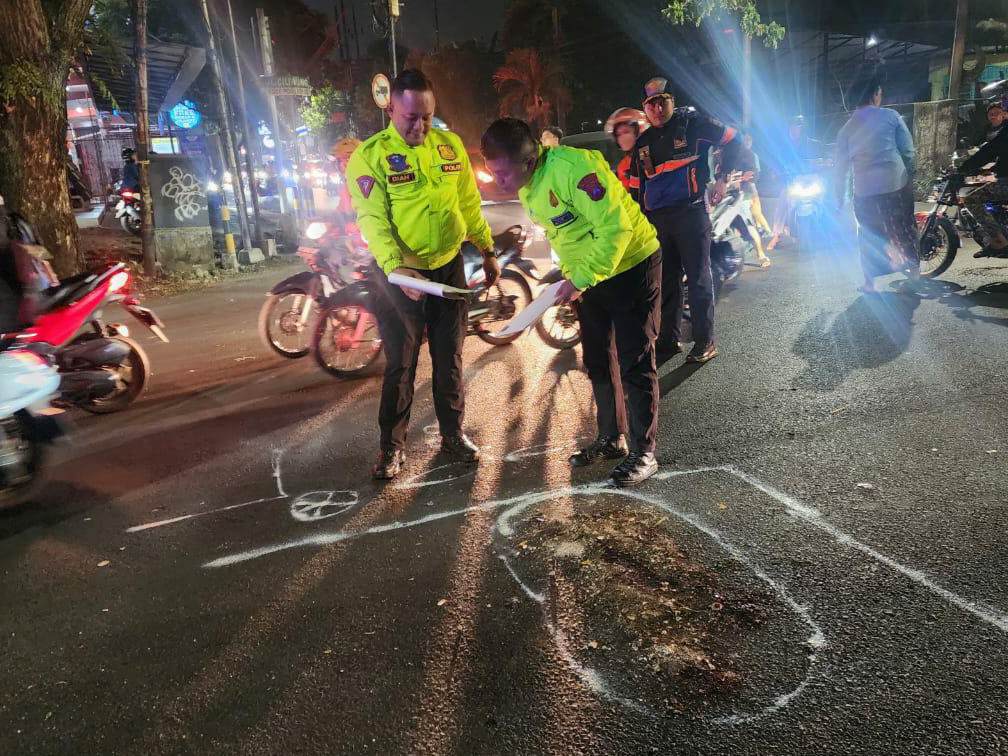 Polisi Beberkan Kronologi Kecelakaan Motor Vs Truk Muatan Tebu di Sulfat Malang