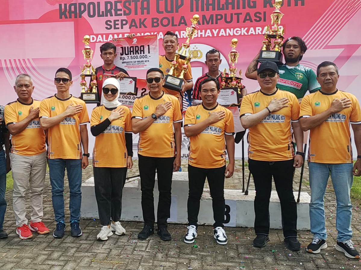 Lapangan Scketer Mini Stadion Gajayana Kota Malang menjadi saksi semangat luar biasa para atlet disabilitas dalam turnamen Kapolresta Cup Malang Kota Sepak Bola Amputasi 2025.