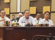 Aroma persaingan memperebutkan jabatan Sekretaris Daerah (Sekda) Kabupaten Malang kian terasa menyengat. Di balik senyum formal dan salam hormat antarkandidat, aroma 'perang dingin' bahkan disebut-sebut sudah menjurus ke 'perang gaib'.