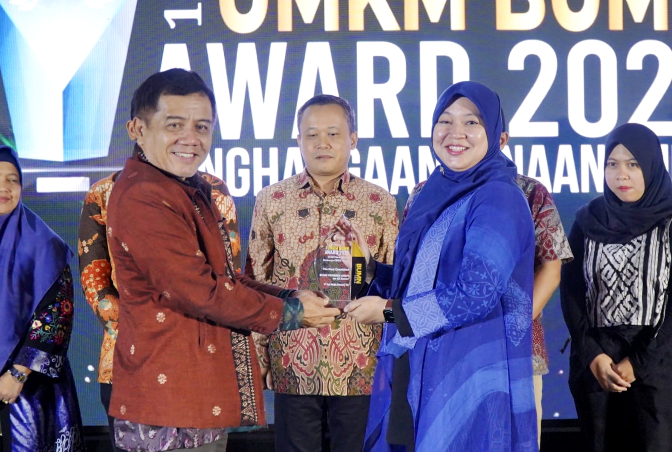 PT Jasa Marga (Persero) Tbk kembali membuktikan komitmennya dalam pemberdayaan Usaha Mikro, Kecil, dan Menengah (UMKM) dengan meraih lima penghargaan prestisius dalam ajang UMKM BUMN Award 2025 yang diselenggarakan oleh BUMN Track Academy (BTA) di Jakarta, pada Rabu (25/06).