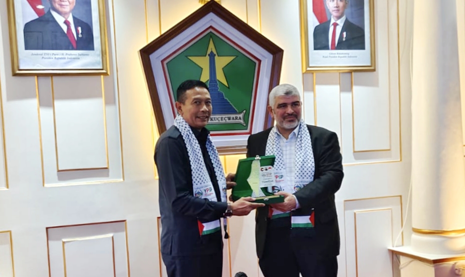 Pemerintah Kota Malang menegaskan kembali komitmennya terhadap perjuangan kemanusiaan rakyat Palestina. Hal ini disampaikan langsung oleh Wali Kota Malang, Dr. Ir. Wahyu Hidayat M.M