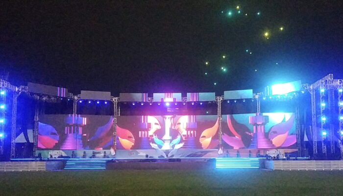 Malang Bikin Sejarah Drone Show dan Tulisan Program Wali Kota Hiasi Langit Stadion Gajayana