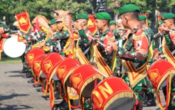 Drumband Yonzipur 5/ABW Curi Perhatian di Hari Bhayangkara ke-79 Polres Malang