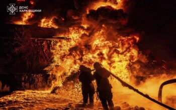 Kiev melancarkan serangan ke salah satu pangkalan udara militer Rusia pada Sabtu (5/7), di tengah intensitas serangan udara Moskow yang terus meningkat terhadap wilayah Ukraina.