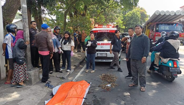 Wanita Paruh Baya Tewas Usai Terlibat Kecelakaan dengan Truk Gandeng di Gadang Malang