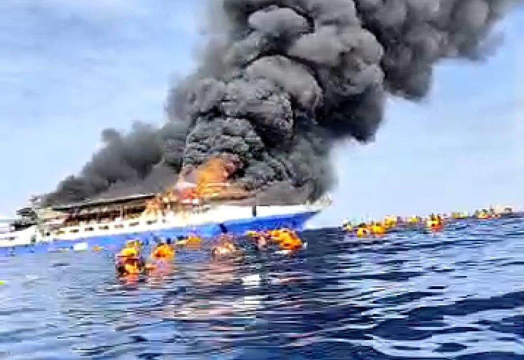 KM Gregorius Barcelona V Terbakar di Laut Sulawesi Utara, Penumpang Lompat ke Laut Selamatkan Diri