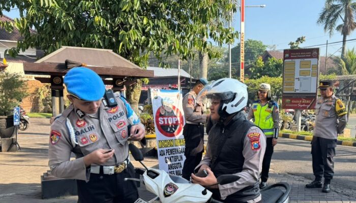 Tertib dari Dalam, Polres Malang Periksa Anggotanya di Operasi Patuh Semeru 2025