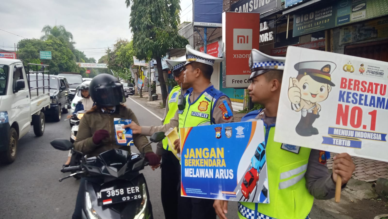 75 Ditilang, Ribuan Ditegur: Satlantas Polres Malang Gencarkan Edukasi dan Penindakan Lalu Lintas