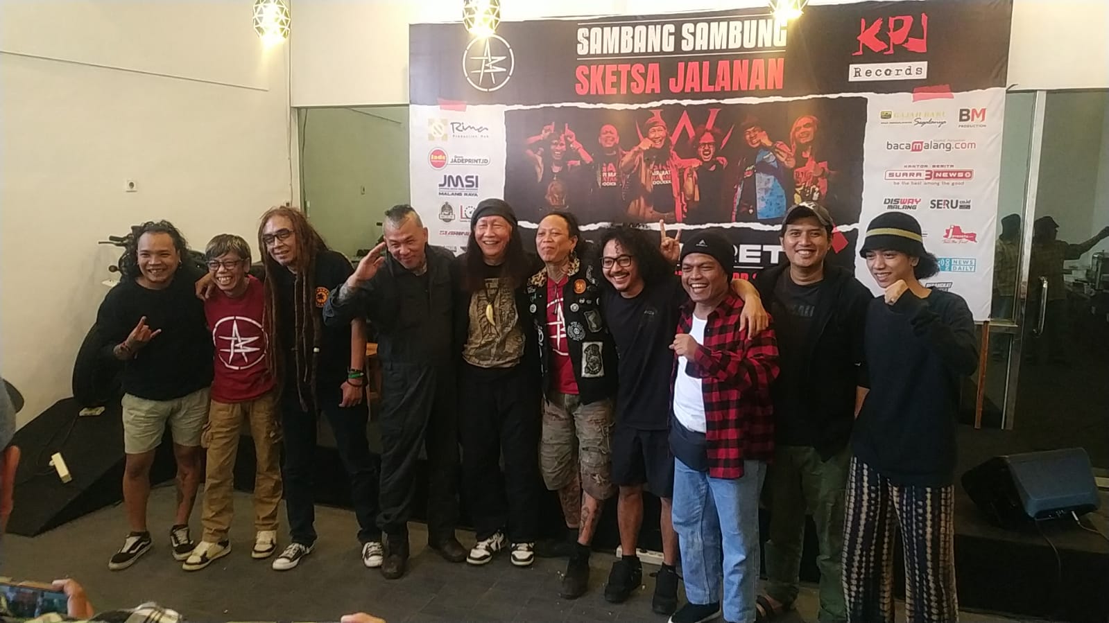 Malang Jadi Ruang Kreatif Musik Jalanan: Mike Marjinal Sebut Kota Ini Punya Spirit Kuat dan Historis