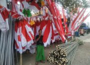 Empat Tahun Jualan Bendera di Glintung, Sama’ Setia Menyemarakkan Bulan Kemerdekaan