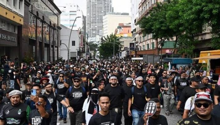 Ribuan Warga Malaysia Tuntut Janji Anwar Ibrahim dalam Aksi Protes Biaya Hidup
