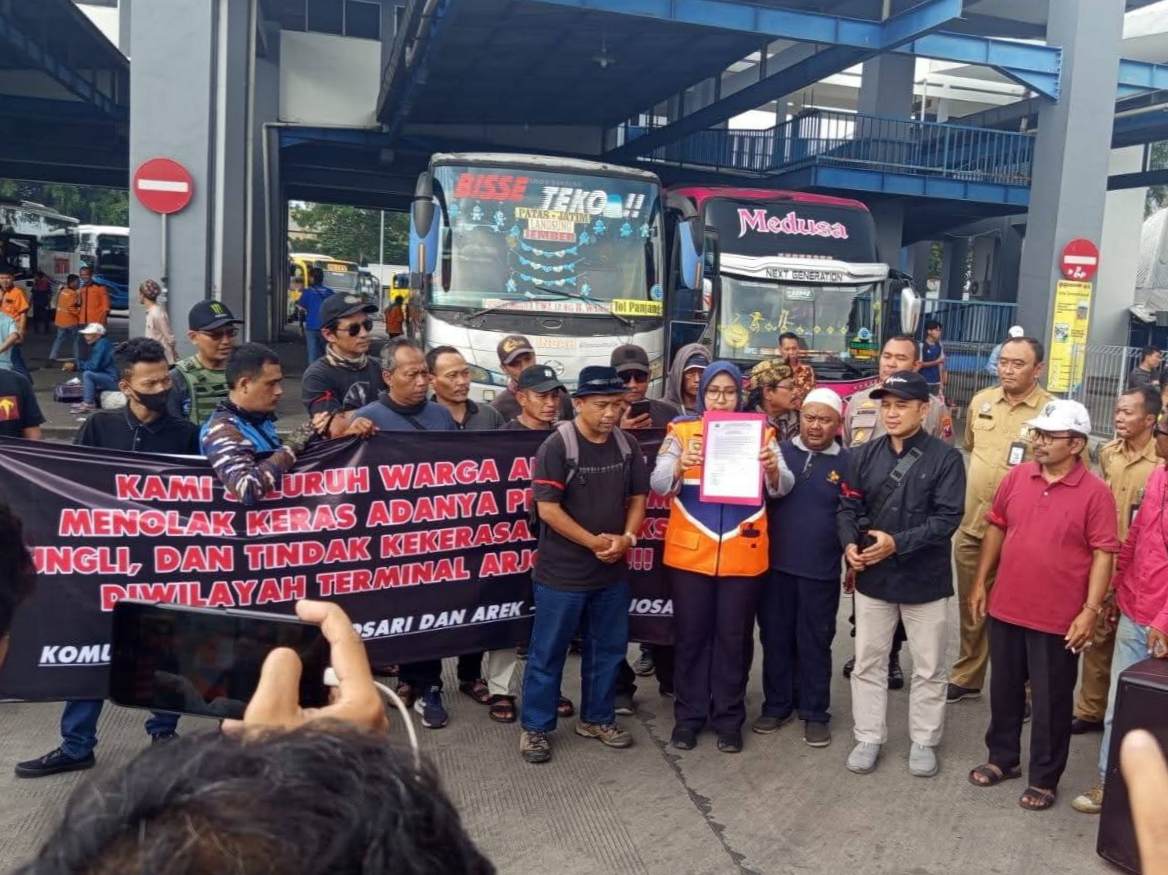 Preman dan Pungli Kandas! Warga dan Terminal Arjosari Malang Sepakat Damai dan Bersih