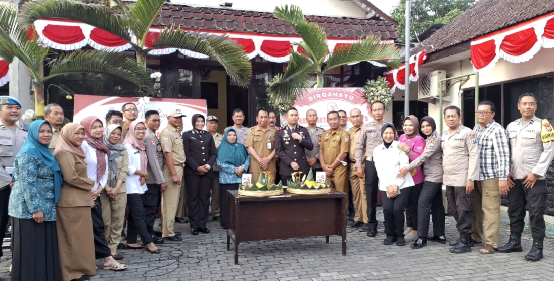 Dalam peringatan Hari Ulang Tahun (HUT) Bhayangkara Ke-79 tahun ini Polsek Singosari berharap bisa semakin memaksimalkan pelayanan terhadap masyarakat.