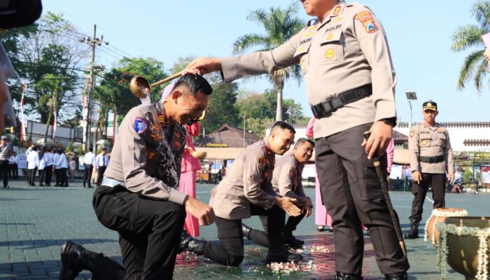 Peringatan Hari Bhayangkara, 73 Polisi di Polres Malang Resmi Sandang Pangkat Baru