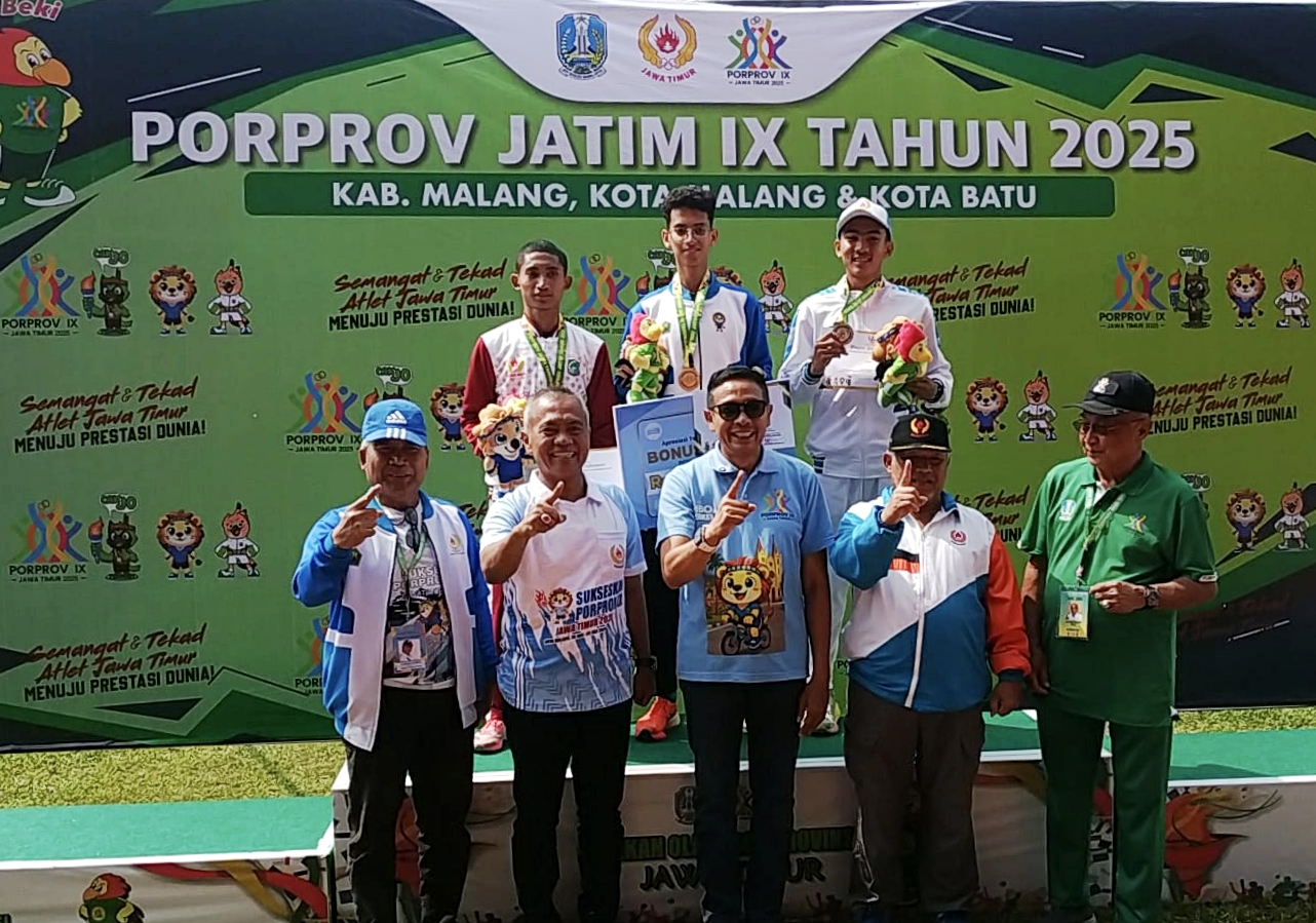 Semangat muda Kota Malang kembali bersinar di arena olahraga Jawa Timur. Farid Advan, siswa kelas XI SMAN 9 Malang, mengukir prestasi membanggakan dengan merebut medali emas di nomor bergengsi lari 1.500 meter putra pada ajang Pekan Olahraga Provinsi (Porprov) Jawa Timur IX/2025.