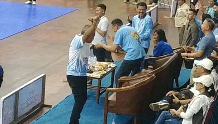 Joget Itik-Itik Geboy Kadisporapar jadi Jurus Pamungkas Dukung Voli Putri Kota Malang