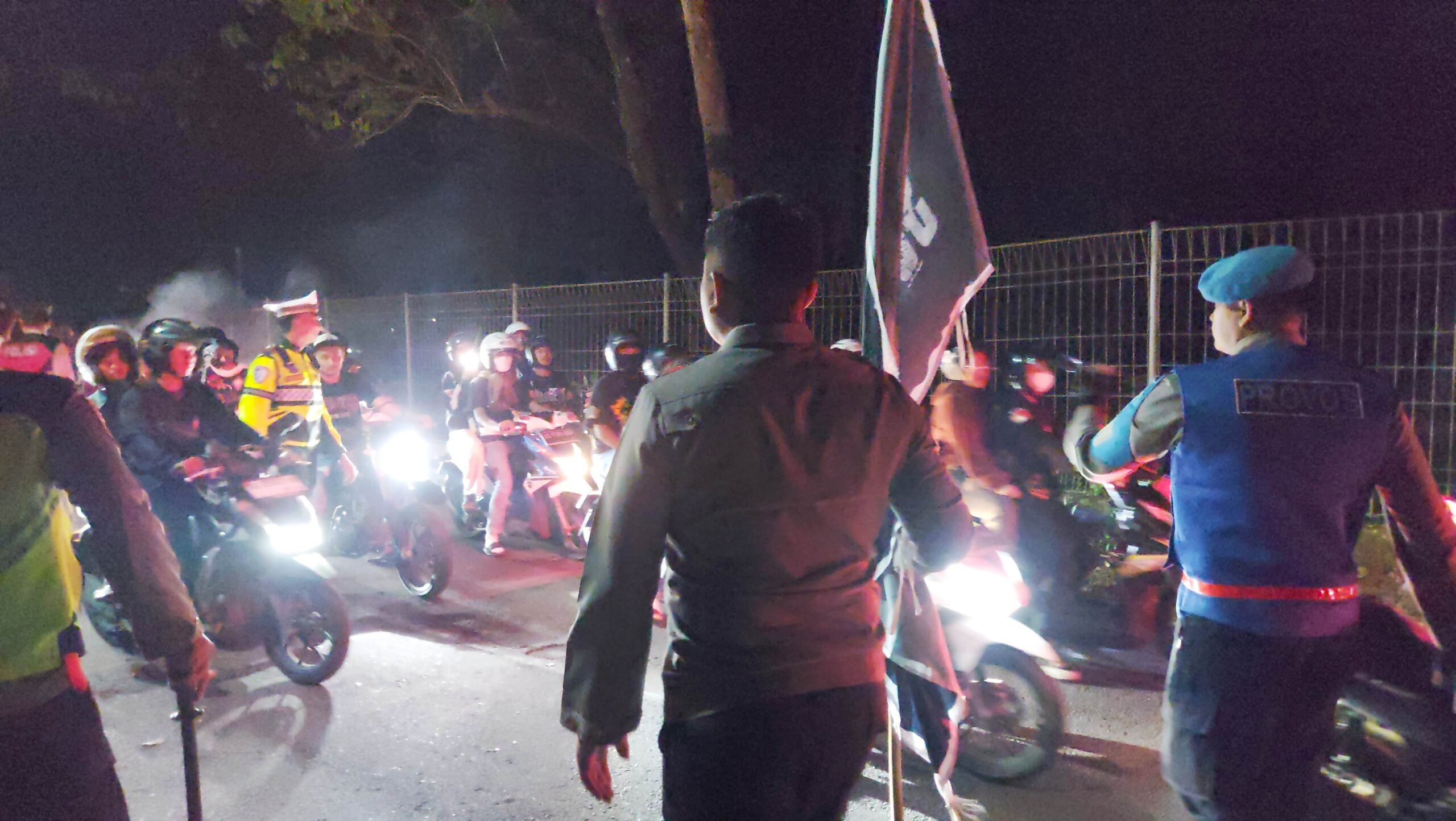 Sempat Tutup Jalan Raya, Polisi Bubarkan Ratusan Simpatisan PSHT di Karangkates Malang
