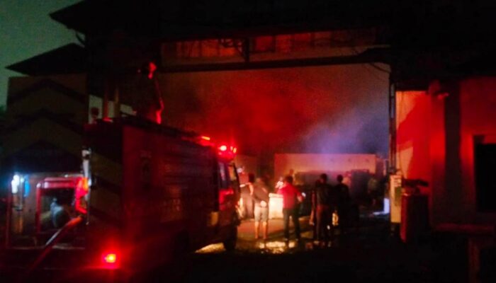 Gudang Ice Cream Joyday di Kabupaten Malang Terbakar Hebat, Kerugian Capai Rp. 1,5 Miliar