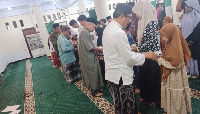 Masjid Jami’ Darussalam Mojolangu Gelar Santunan Anak Yatim-Piatu di Bulan Muharram: Wujud Syiar Islam Rahmatan Lil Alamin