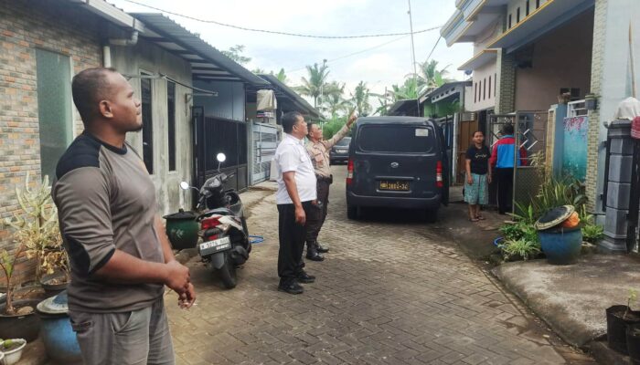 Maling Satroni Perum Bumi Kanjuruhan Kepanjen Malang, Empat Burung dan Lima Ayam Hilang