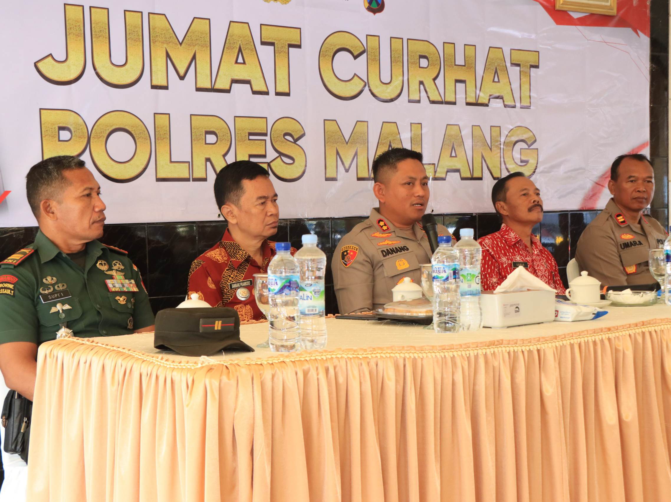 Jumat Curhat di Desa Clumprit, Polres Malang Bawa Layanan Lengkap dan Dialog Terbuka