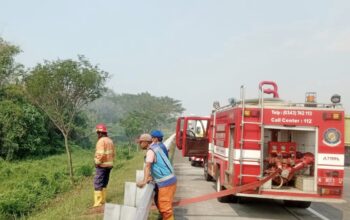 Insiden kebakaran terjadi di lahan warga pada KM 787+600A arah Probolinggo dari Surabaya Ruas Jalan Tol Gempol – Pasuruan. Rabu (9/07/2025).