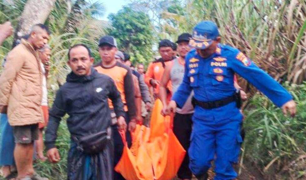 Dua Remaja Terseret Ombak di Pantai Watu Lepek, Satu Tewas Satu dalam Pencarian