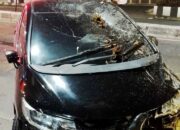 Diduga Selip, Sebuah Mobil Tabrak Pembatas Jalan di Perempatan Jalan Ijen Malang