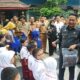Wali Kota Malang Salurkan Seragam Gratis untuk Siswa Baru SD dan SMP Negeri