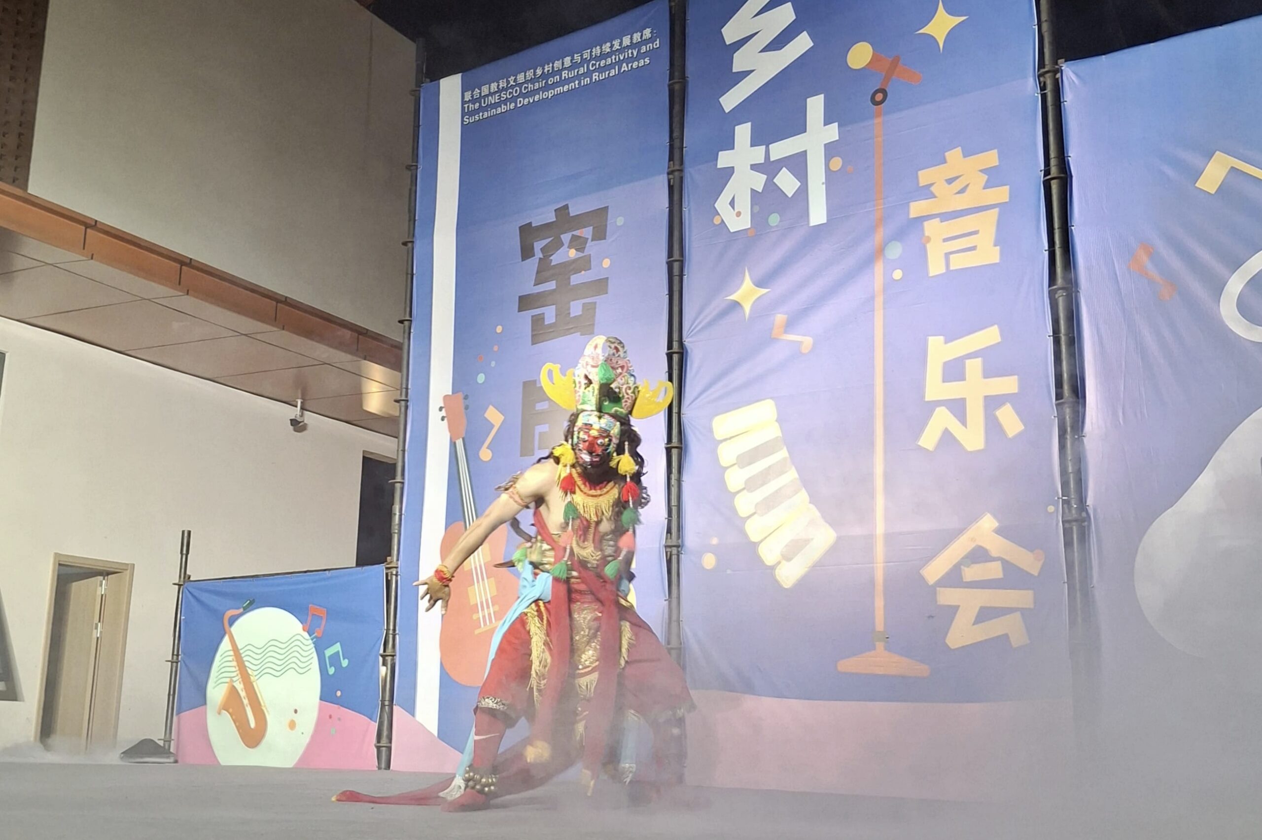 Tari tradisional Bapang asal Malang berhasil mencuri perhatian dalam ajang internasional Yaoli Village International Artistic Symbiosis Project yang digelar sejak 12 Juli 2025 di Desa Yaoli, Provinsi Zhejiang, China.