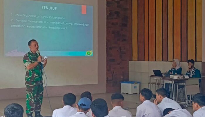 Danramil 0818-05/Kepanjen Malang Berikan Wawasan Kebangsaan pada Siswa SMA