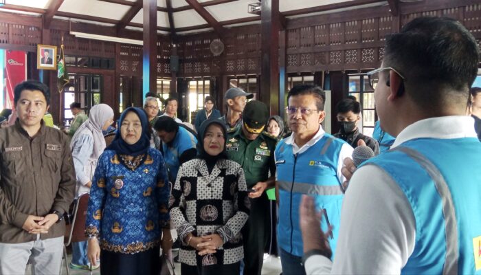 PLN Serahkan Bantuan Gerobak Sampah Elektrik dan Alat Pencacah, Wabup Lathifah Sebut Pendapatan Warga Bisa Naik 300 Persen