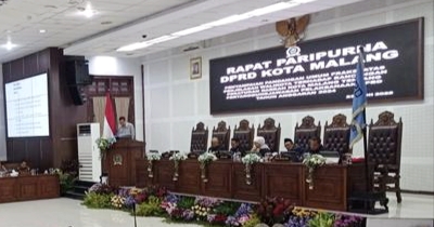 Dewan Perwakilan Rakyat Daerah (DPRD) Kota Malang menggelar Rapat Paripurna untuk menyampaikan pandangan umum fraksi-fraksi terhadap Penjelasan Wali Kota atas Rancangan Peraturan Daerah (Ranperda) Pertanggungjawaban Pelaksanaan Anggaran Pendapatan dan Belanja Daerah (APBD) Tahun Anggaran 2024, Senin (23/06/2205) di Gedung DPRD Kota Malang.