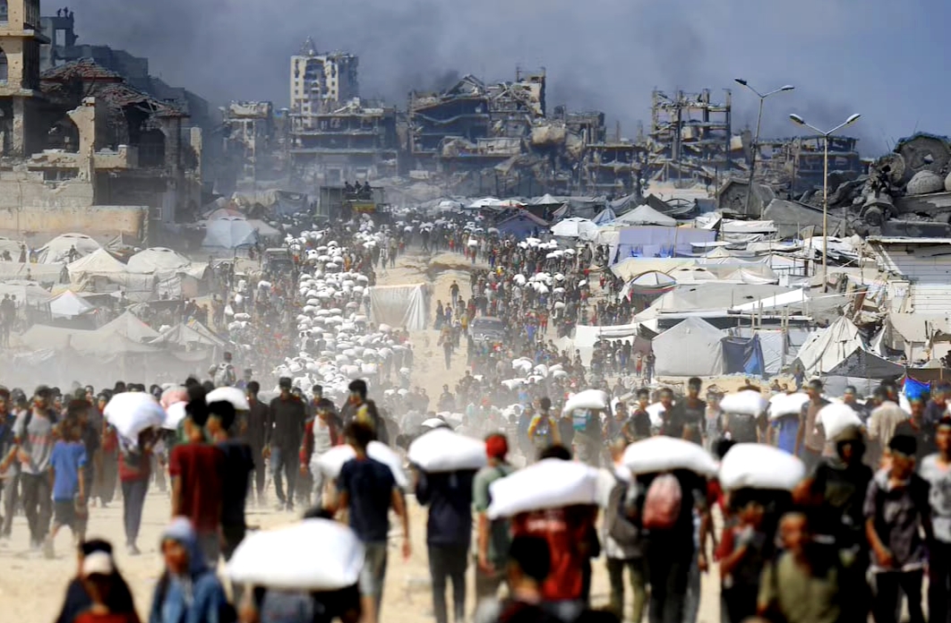 Militer Israel mengeluarkan perintah evakuasi baru di wilayah Gaza tengah, khususnya kawasan Deir al-Balah yang selama ini belum tersentuh operasi darat pada Minggu (20/7).