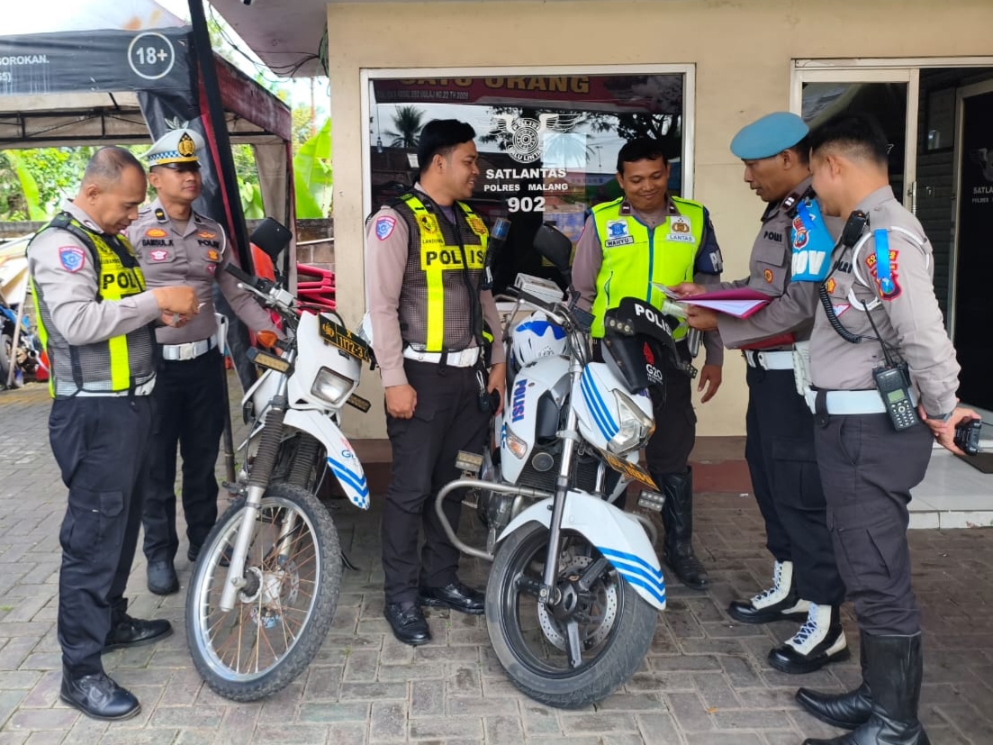 Jaga Marwah Institusi, Polres Malang Periksa SIM dan STNK Anggota Sendiri