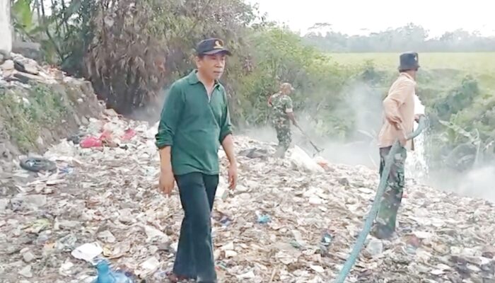Warga Keluhkan Dampak Pembakaran Sampah, Plt Camat Singosari Langsung Terjun ke Lokasi