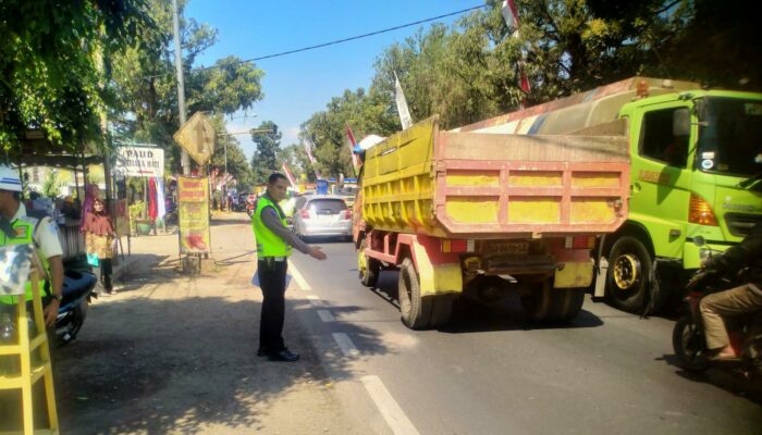 Diduga Lalai Salip dari Kiri, Pengendara Motor di Malang Tewas Usai Senggol Truk Tangki