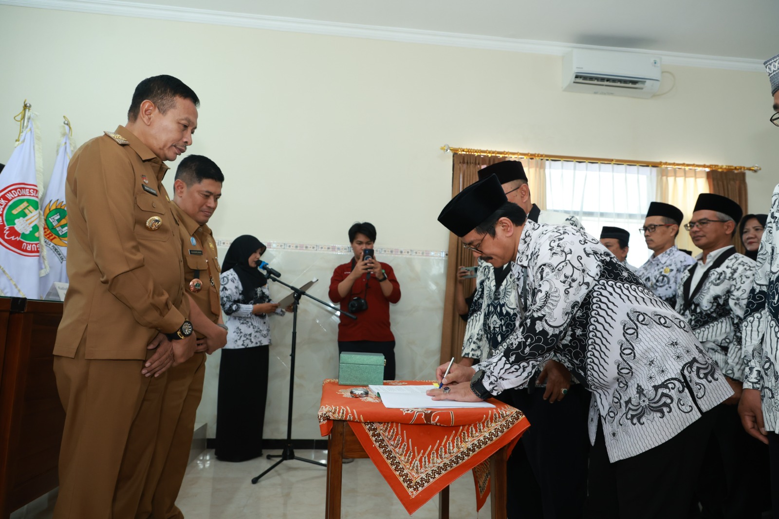 Usai Dikukuhkan, Ketua PGRI Kota Malang Dorong Sekolah Terapkan Pembelajaran AI dan Coding