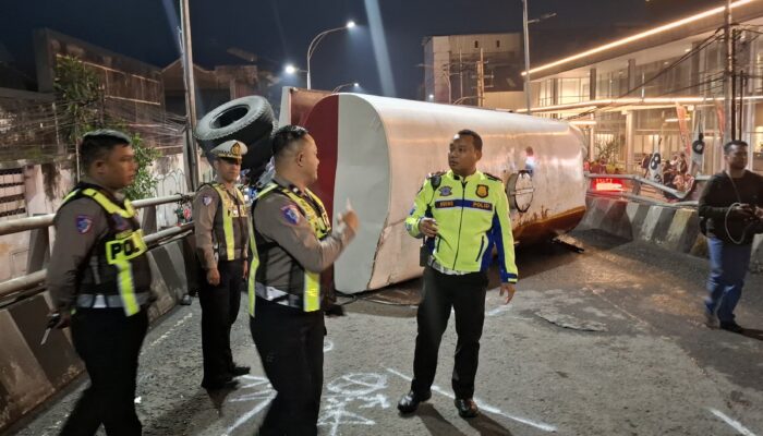 Kronologi Truk Tangki Lepas Gandengan di Fly Over Malang, Hantam Tiga Motor