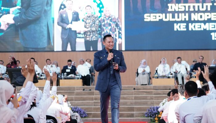 AHY Bakar Semangat Maba ITS Wujudkan Indonesia Emas 2045
