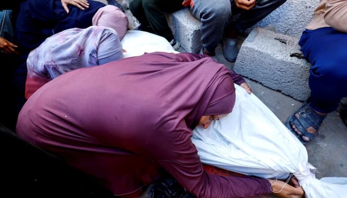 Kain Kafan Langka di Gaza, Jenazah Warga Terpaksa Dibungkus Selimut