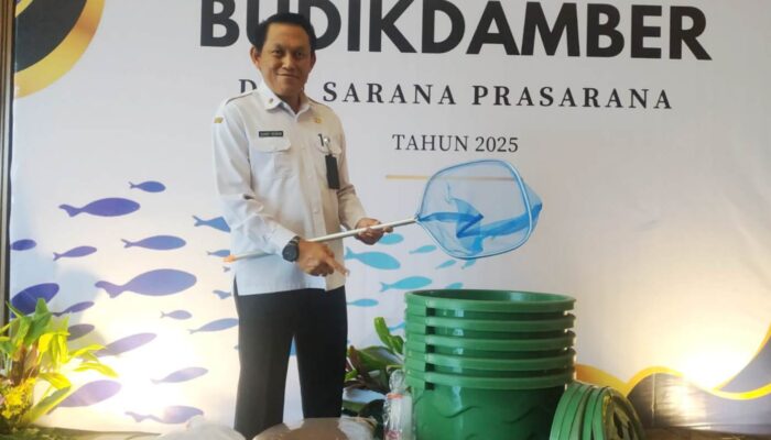 Dispangtan Kota Malang Gandeng TP-PKK Latih Warga Budidaya Ikan Lele di Ember