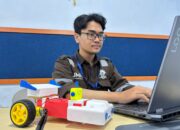Tim mahasiswa dari Universitas Muhammadiyah Malang (UMM) justru menawarkan solusi kreatif kecanduan Gadget  melalui inovasi robot edukasi bernama CubeBot.