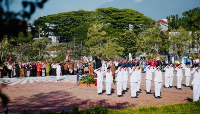 Upacara Kemerdekaan Kemerdekaan RI ke-80, Rektor UMM Ajak Aktualisasi Pengabdian di Perguruan Tinggi