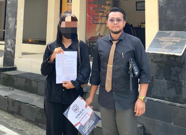 Kasus dugaan tindak pidana pelecehan kembali mencuat. Seorang warga Desa Madiredo, Kecamatan Pujon, Kabupaten Malang dilaporkan ke Kepolisian Resor (Polres) Batu atas dugaan pelecehan non-fisik terhadap seorang mahasiswi.