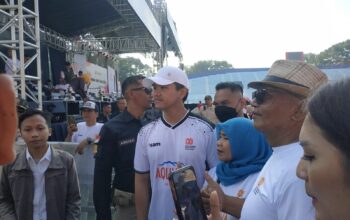 Ribuan Warga Kota Malang Tumpah Ruah Ikuti Jalan Sehat Bersama Kaesang Pangarep