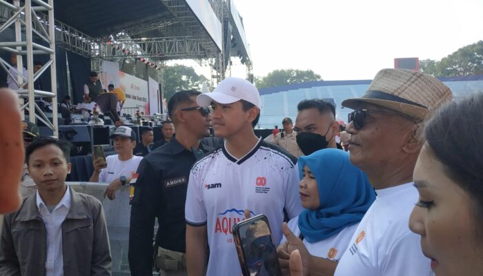 Ribuan Warga Kota Malang Tumpah Ruah Ikuti Jalan Sehat Bersama Kaesang Pangarep